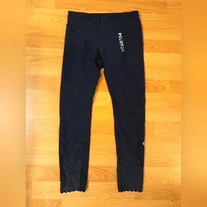 LULULEMON x PELOTON Navy Capri  Leggings size 6